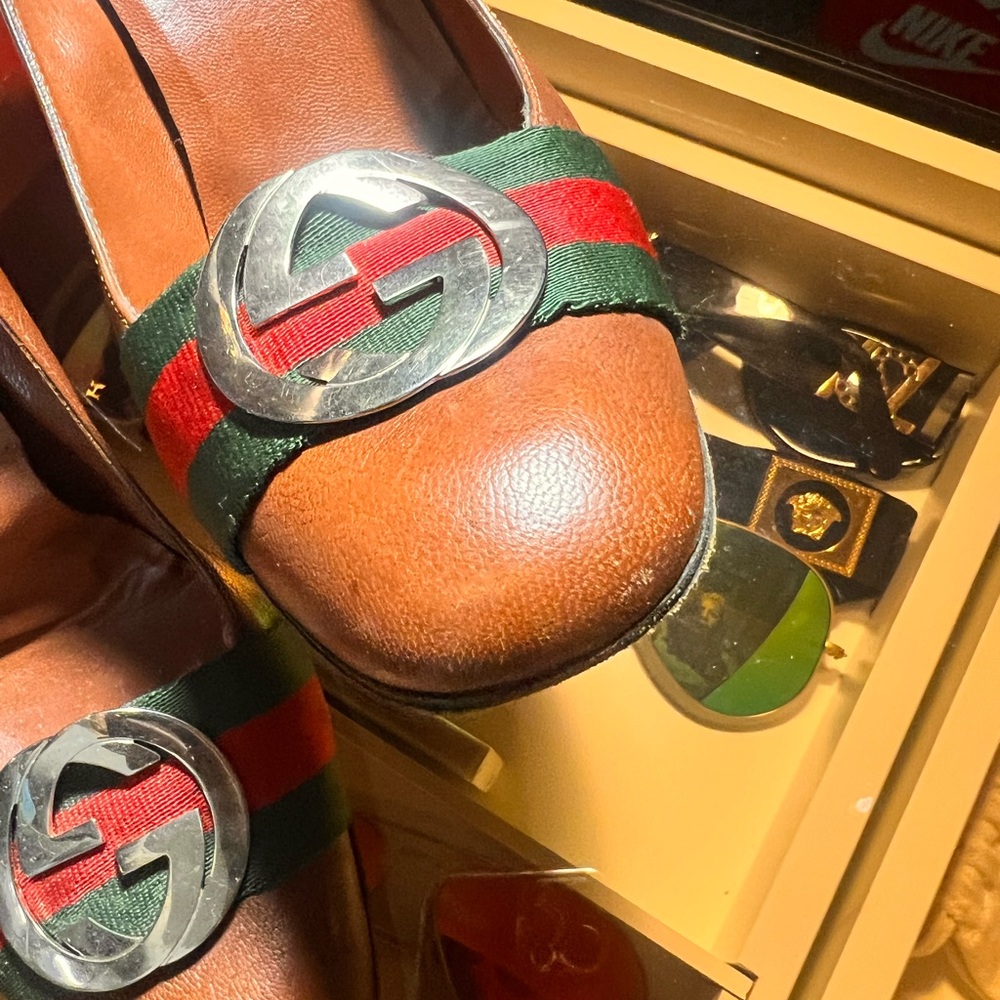 Gucci Tan Leather Loafers with Silver Emblem